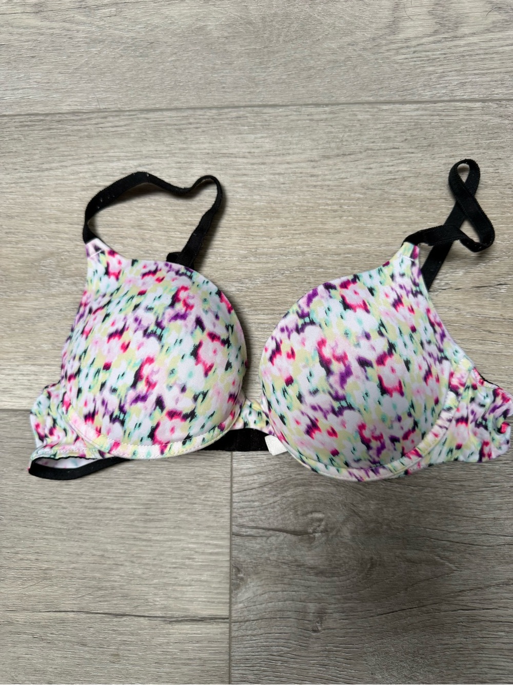 PINK Victoria's Secret Multicolor Floral Molded T-Shirt Bra with Black Straps